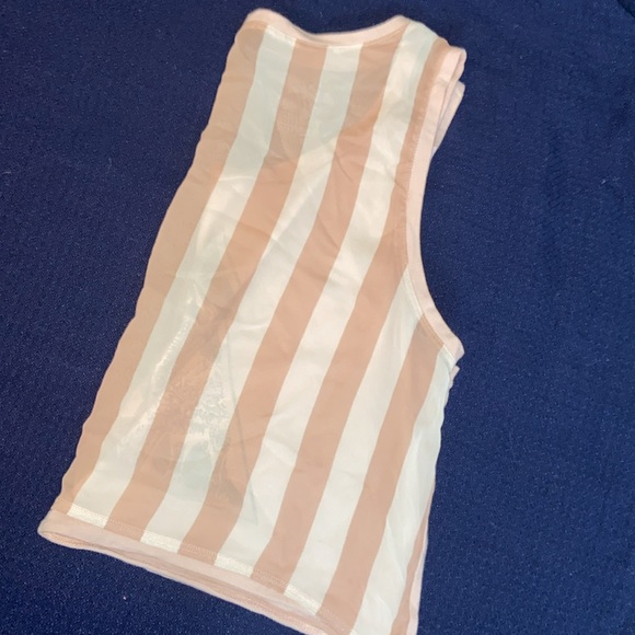 Crop Top - Picture 2 of 4